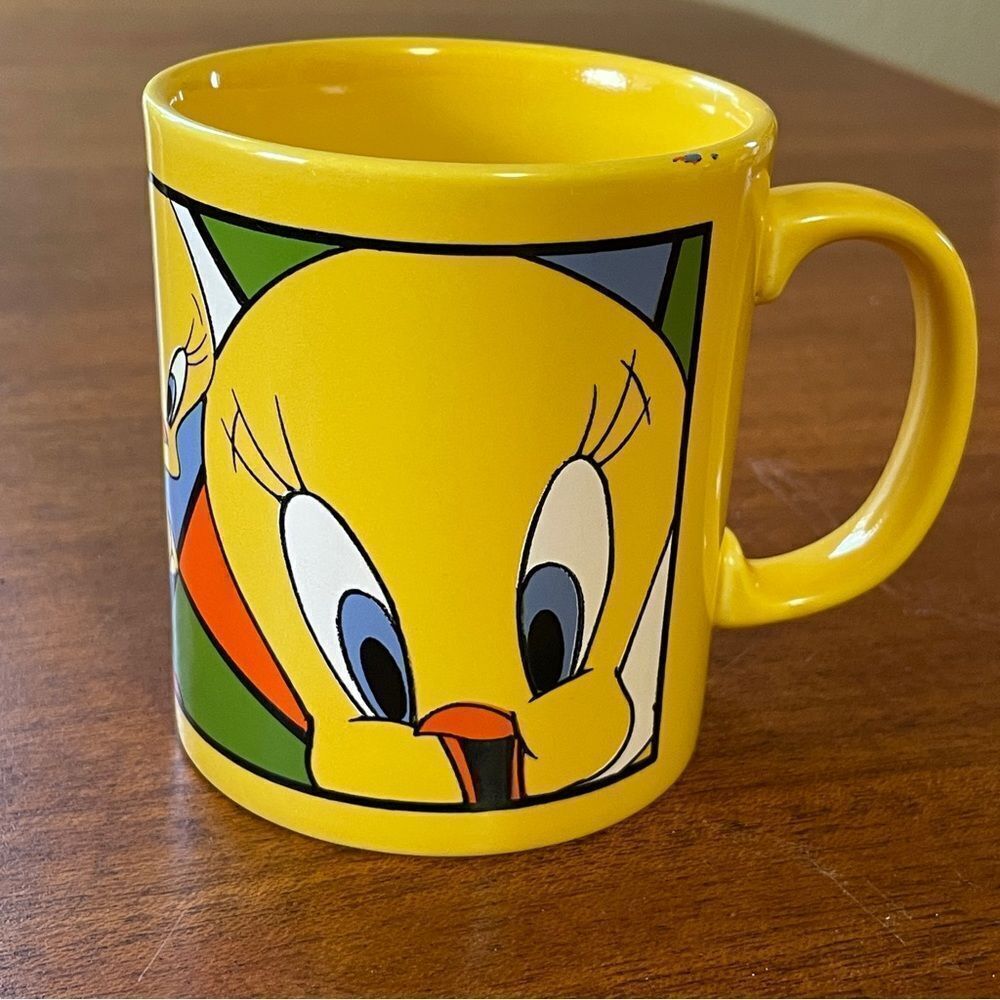 Vintage Warner Bros. Tweety Bird Coffee Mug Yellow Blue White Made In England